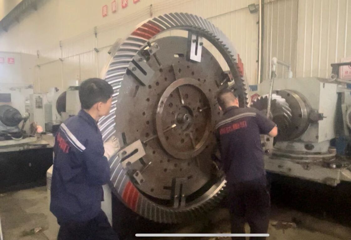 Ingranaggi a guinzaglio a spirale ad alta precisione personalizzabili con durezza HRC 58-62 per la trasmissione di potenza meccanica
